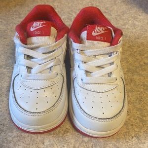 Nike Air Force 1 Low
White University Red sz 7T